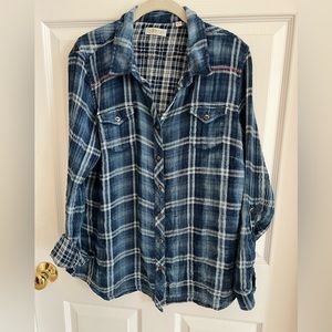 Women’s XL Orvis Linen button down with red piping details.